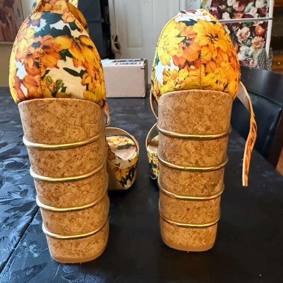 Charlotte Russe Floral Platform Heels – Size 9 🌸✨ - Picture 3 of 4